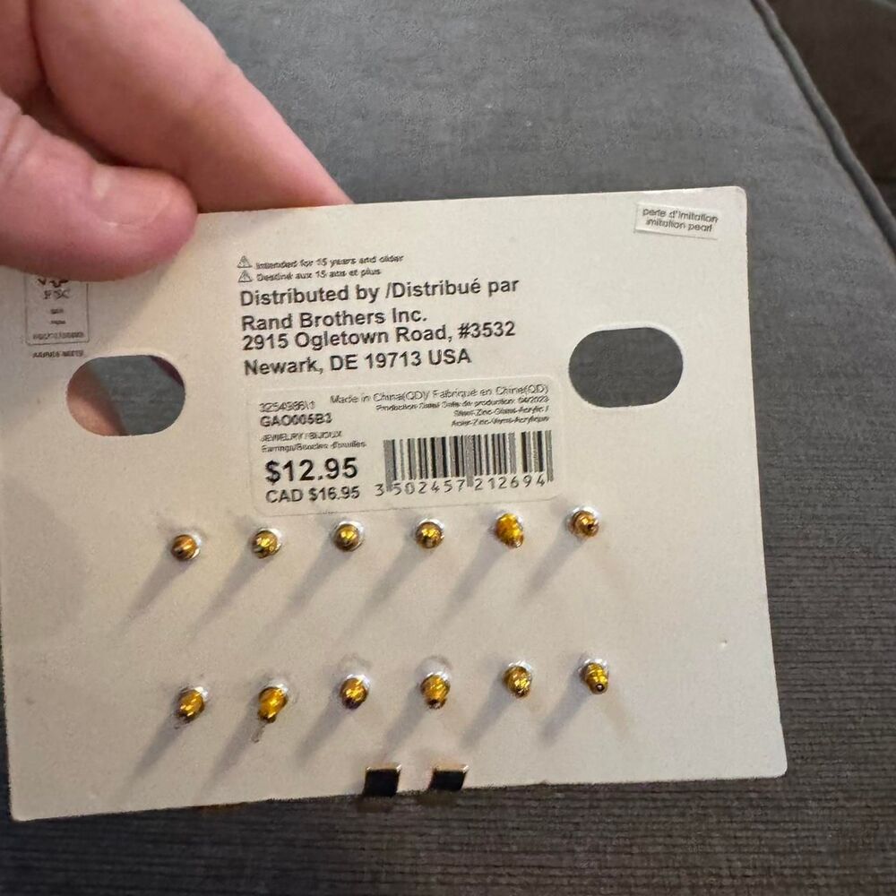 GAP Jewelry & Hair Clip Bundle NWT Gold Hoops Stud Earrings Hair Barrette Set - Picture 4 of 5